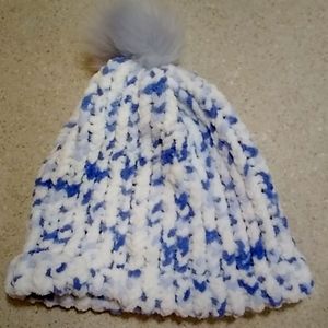 Women's Super Soft knit hat with pom pom